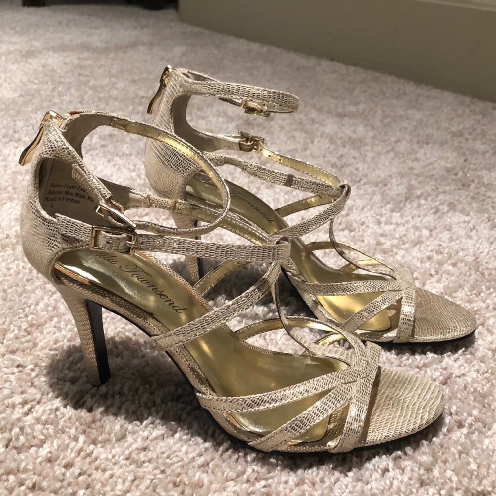 6 gold metallic pattern strappy heel